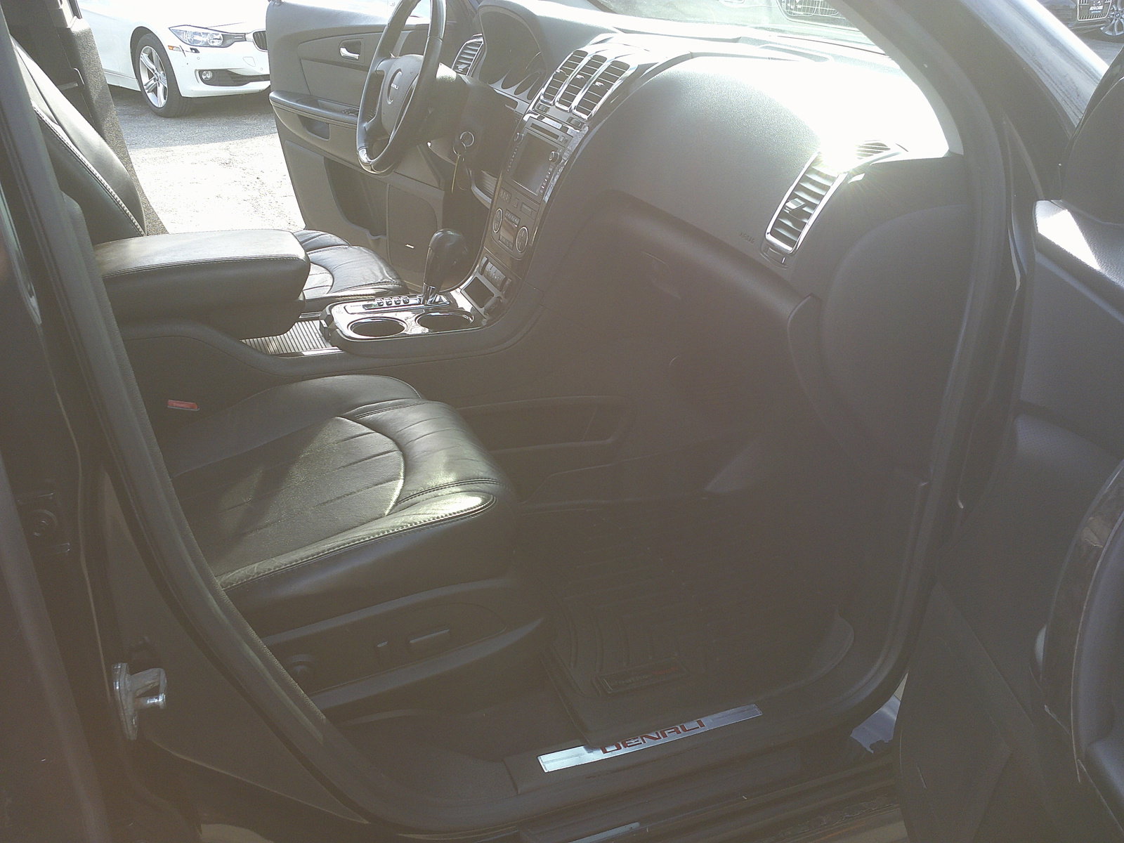 Used 2012 GMC Acadia Denali image 11