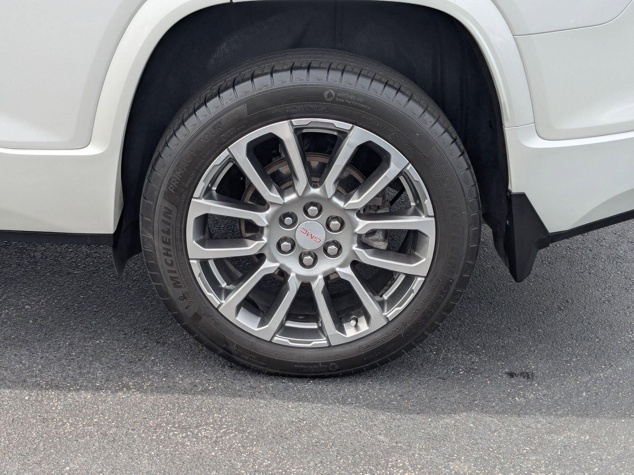 Used 2022 GMC Acadia Denali w/ Denali Technology Package image 9