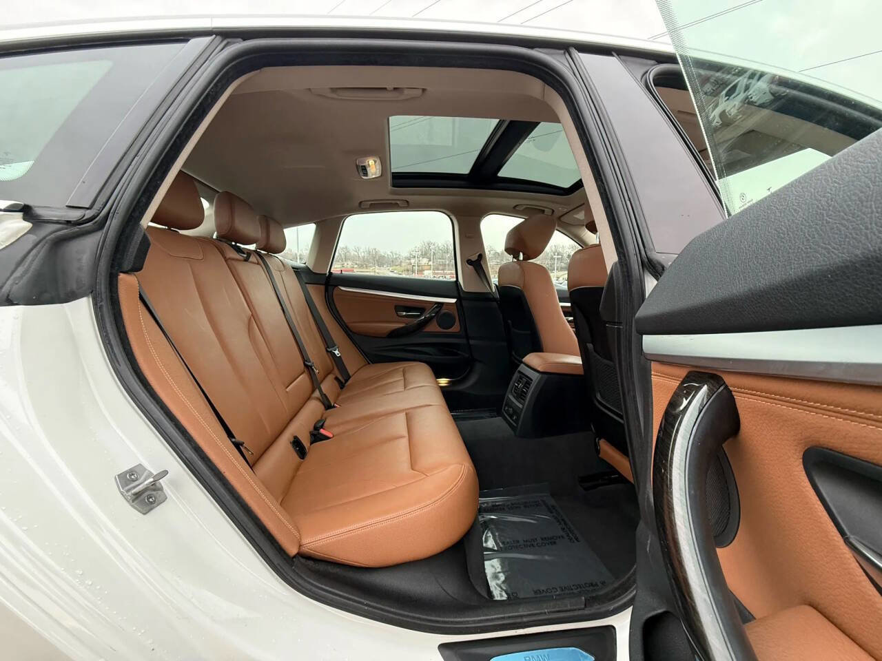 Used 2015 BMW 328i Gran Turismo xDrive image 10