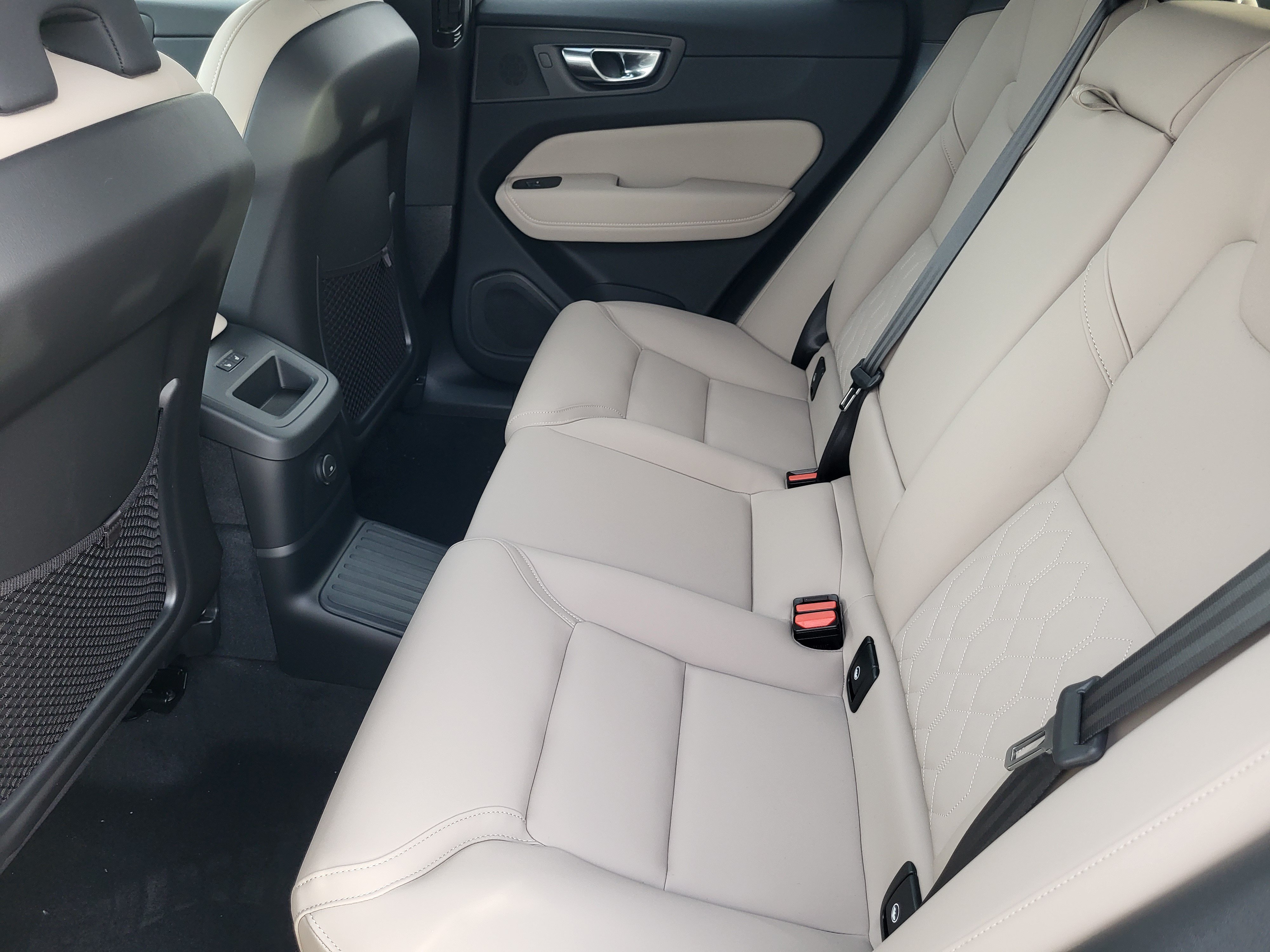 New 2026 Volvo XC60 T8 Plus w/ Climate Package AWD/4WD image 18