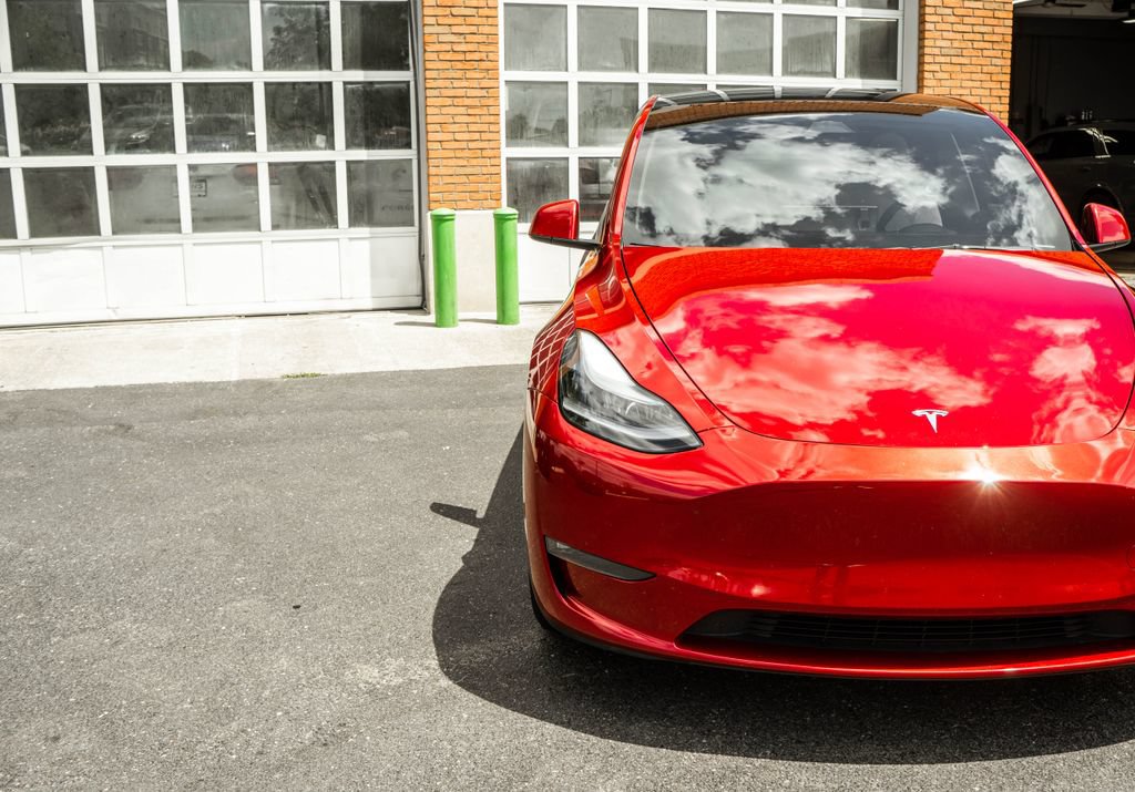 Used 2024 Tesla Model Y Long Range AWD/4WD image 33