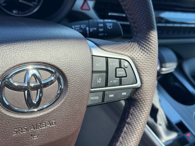 Used 2024 Toyota Sienna Platinum FWD image 23