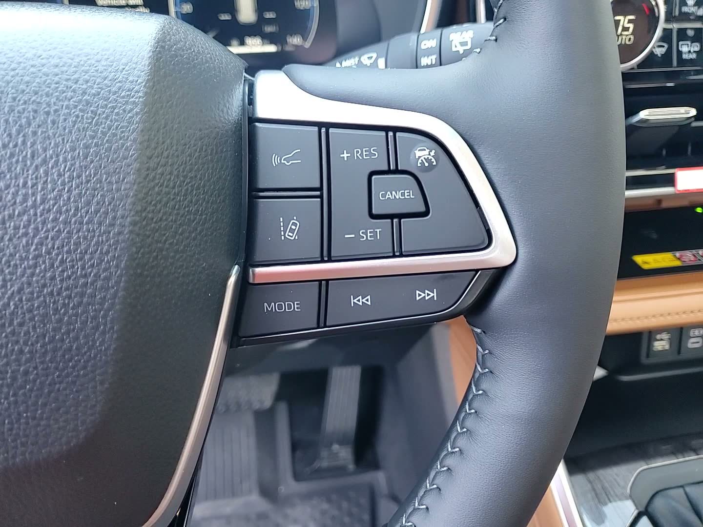 New 2026 Toyota Highlander Platinum image 16