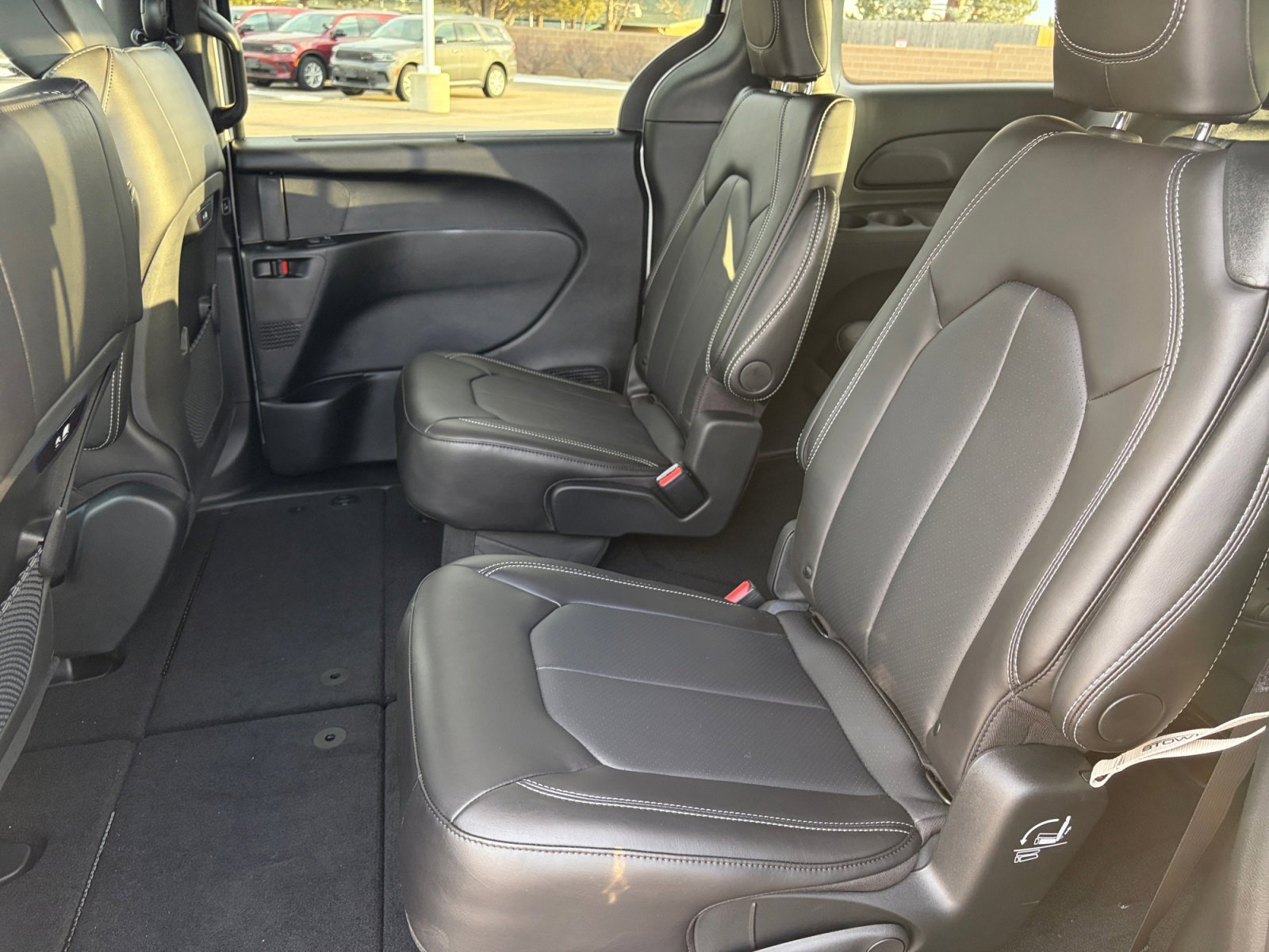 New 2026 Chrysler Pacifica Select AWD/4WD image 19