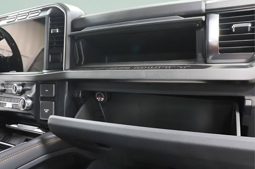 Used 2023 Ford F250 Platinum AWD/4WD image 32