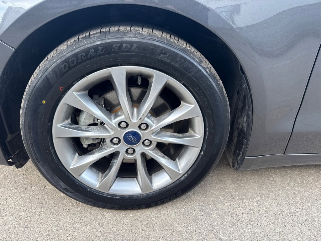 Used 2017 Ford Fusion SE image 19