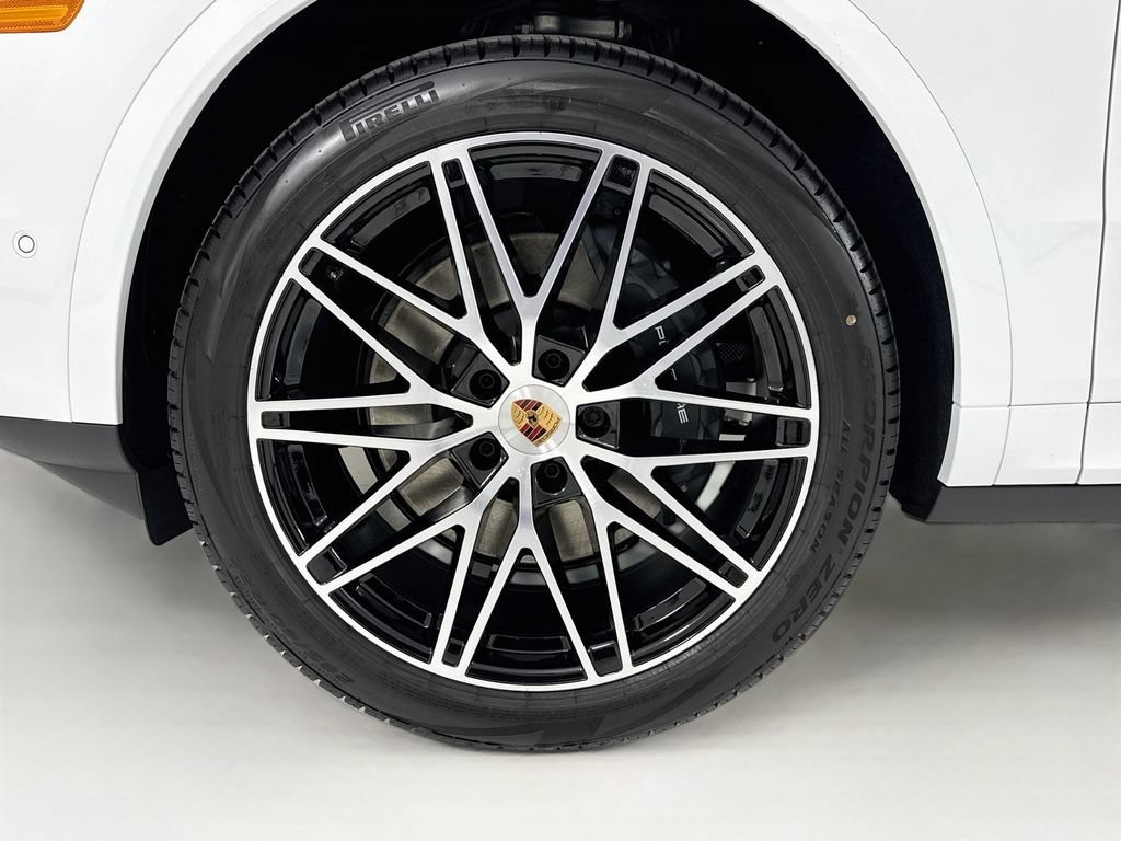 New 2026 Porsche Cayenne Coupe AWD/4WD image 33