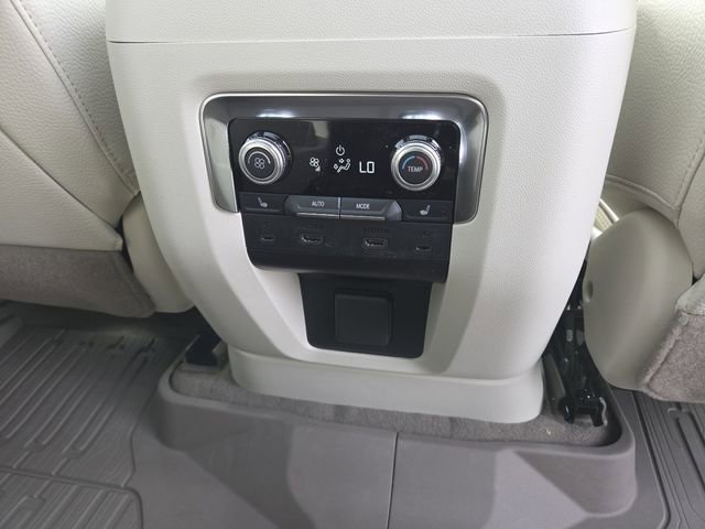 New 2026 GMC Yukon XL Denali w/ Denali Reserve Package image 18