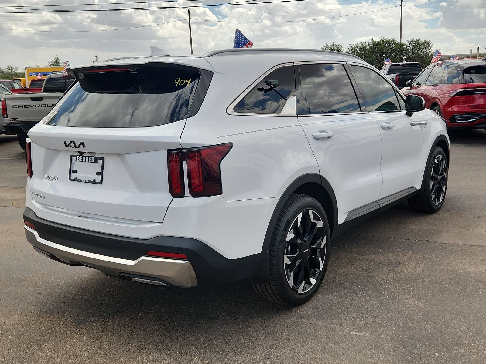 Used 2024 Kia Sorento EX w/ Panoramic Sunroof Package FWD image 4