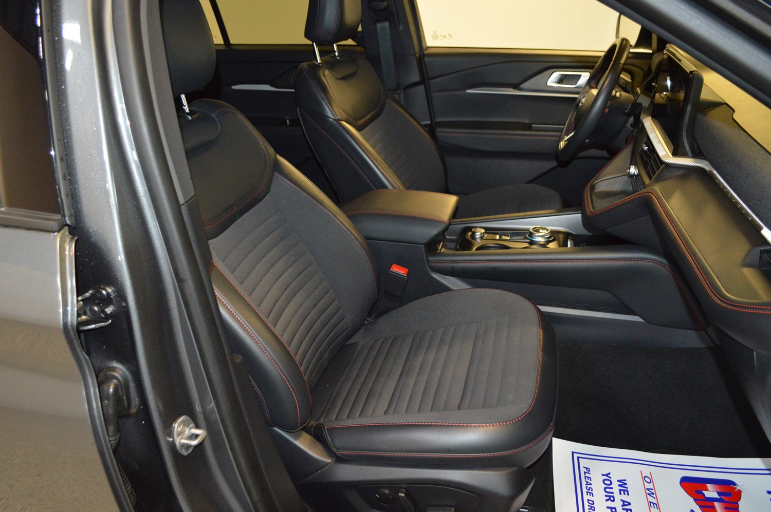 Certified 2025 Ford Explorer ST-Line image 10