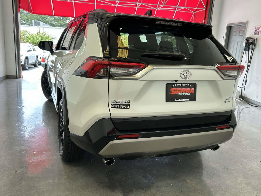Used 2025 Toyota RAV4 XSE AWD/4WD image 5