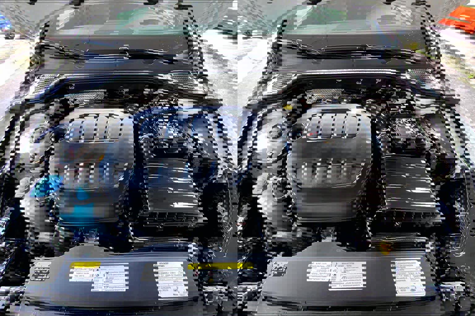 Used 2024 Volkswagen Golf R image 29