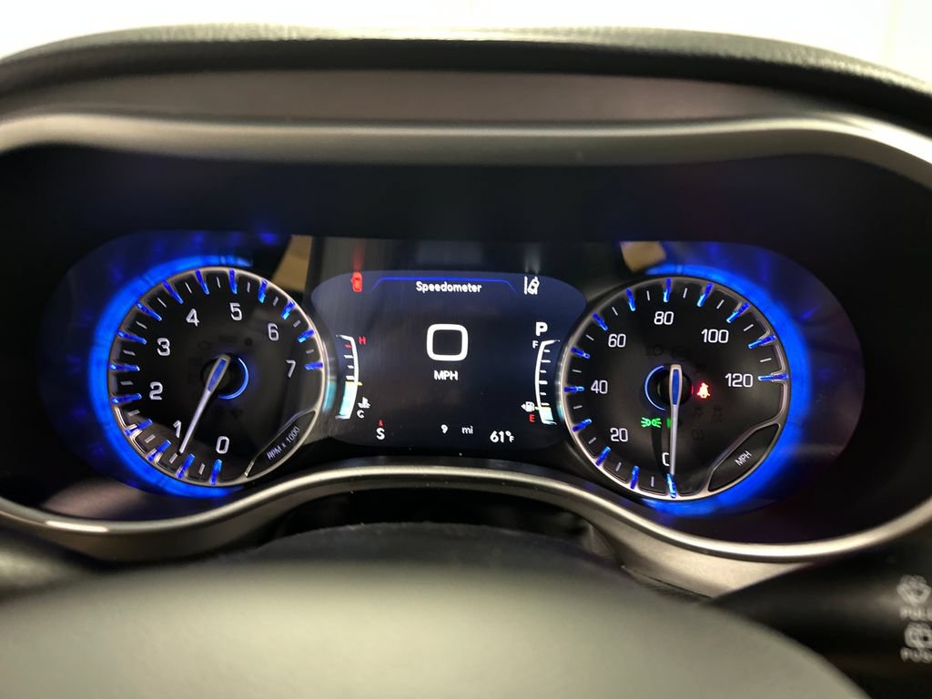 New 2027 Chrysler Pacifica Select w/ Family Tech Group FWD image 14