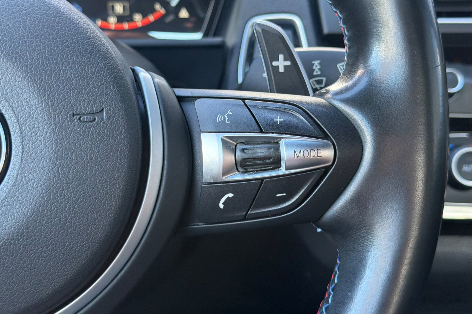 Used 2017 BMW M2 image 32