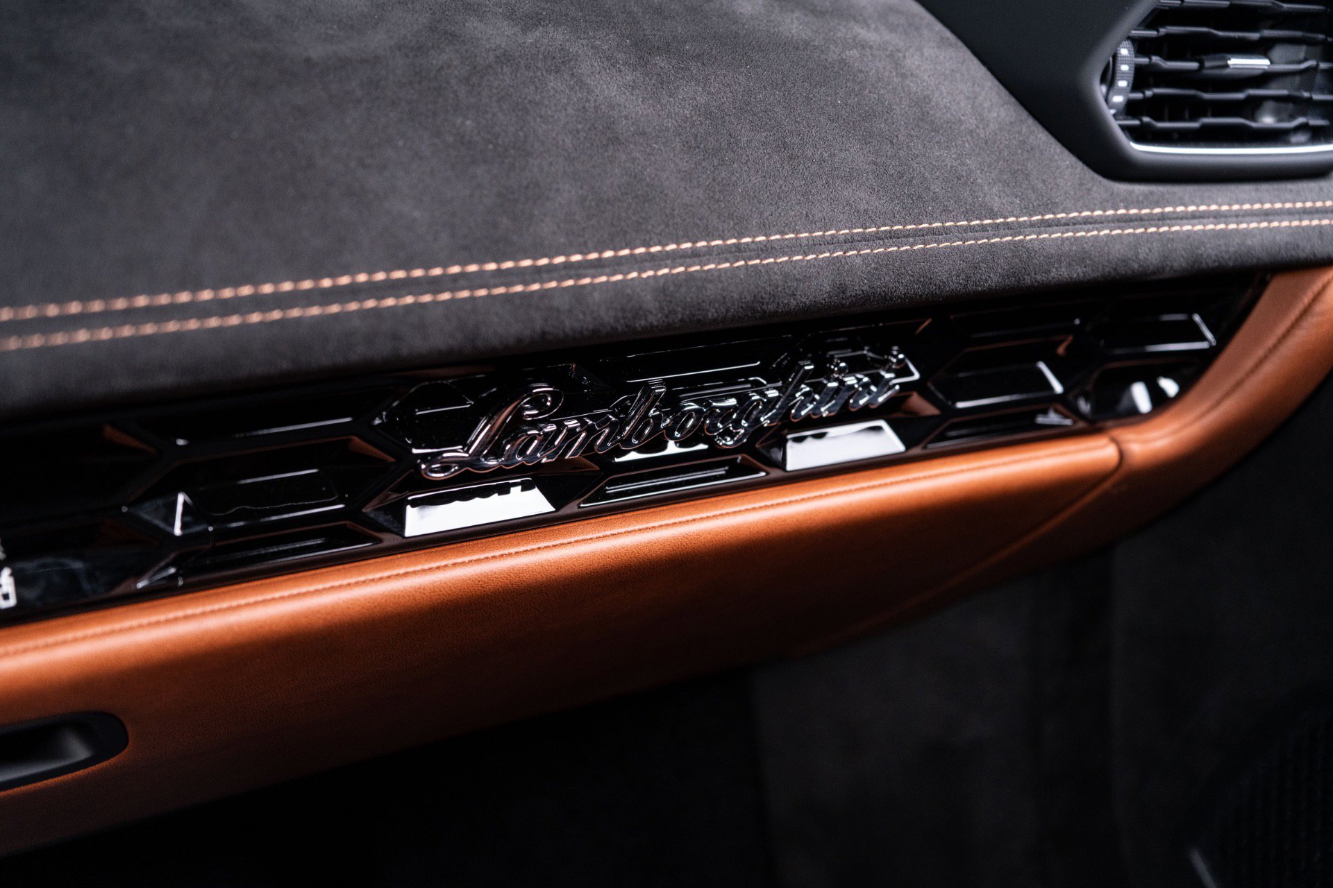 Used 2024 Lamborghini Huracan Sterrato AWD/4WD image 77
