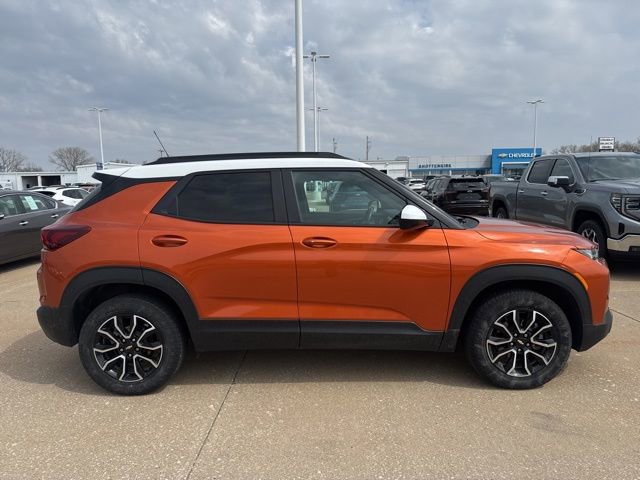 Used 2022 Chevrolet TrailBlazer ACTIV w/ Sun and Liftgate Package image 2