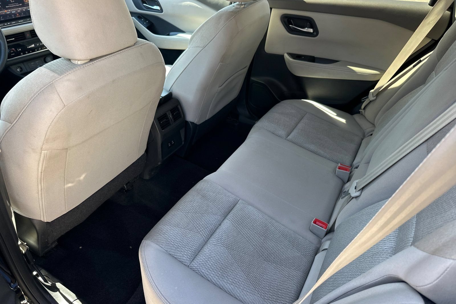 Used 2024 Nissan Rogue SV AWD/4WD image 14