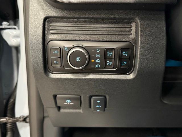 New 2025 Ford F350 Platinum w/ FX4 Off-Road Package image 14