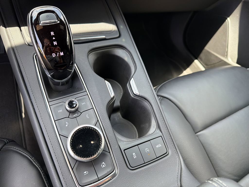 Certified 2023 Cadillac XT4 Premium Luxury FWD image 25