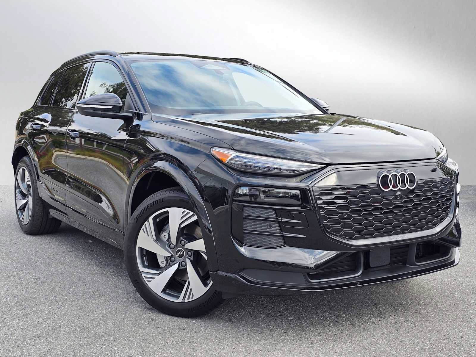 New 2025 Audi Q6 e-tron Premium Plus image 1