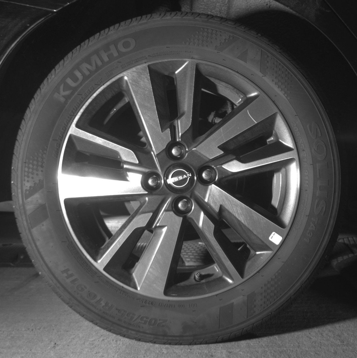 Used 2025 Nissan Versa SV image 15