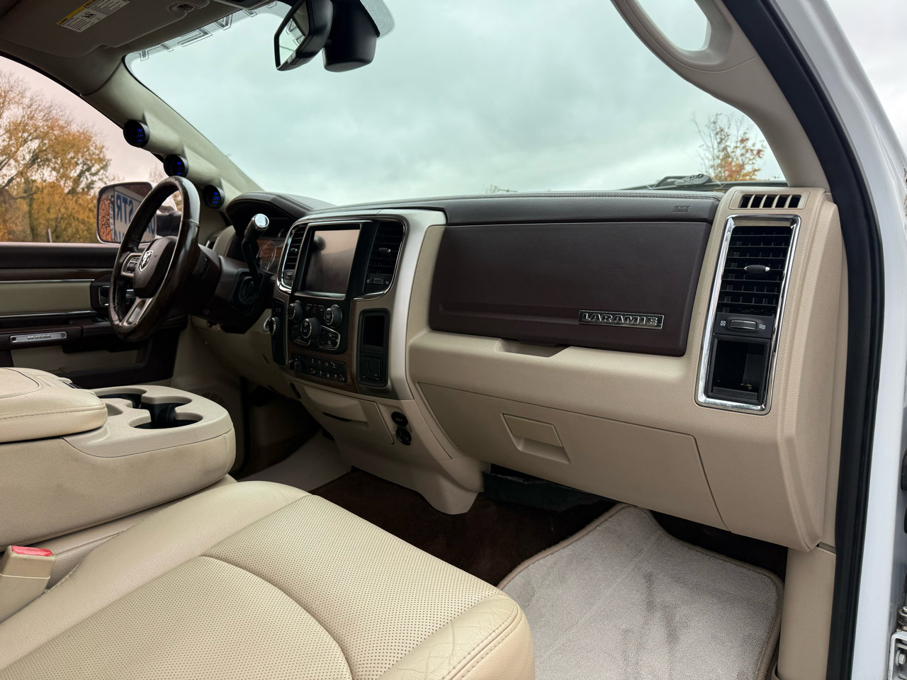 Used 2015 RAM 3500 Laramie w/ Convenience Group image 29