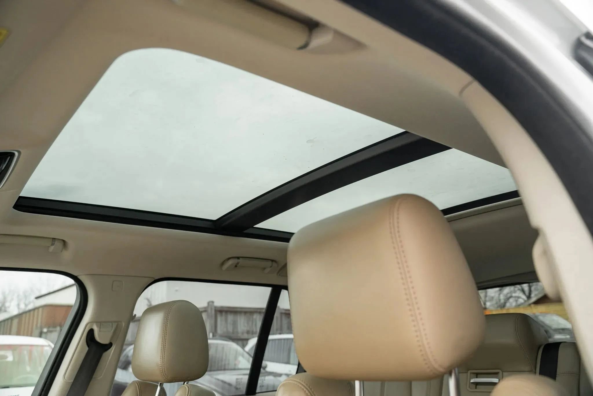 Used 2016 Land Rover Range Rover image 18