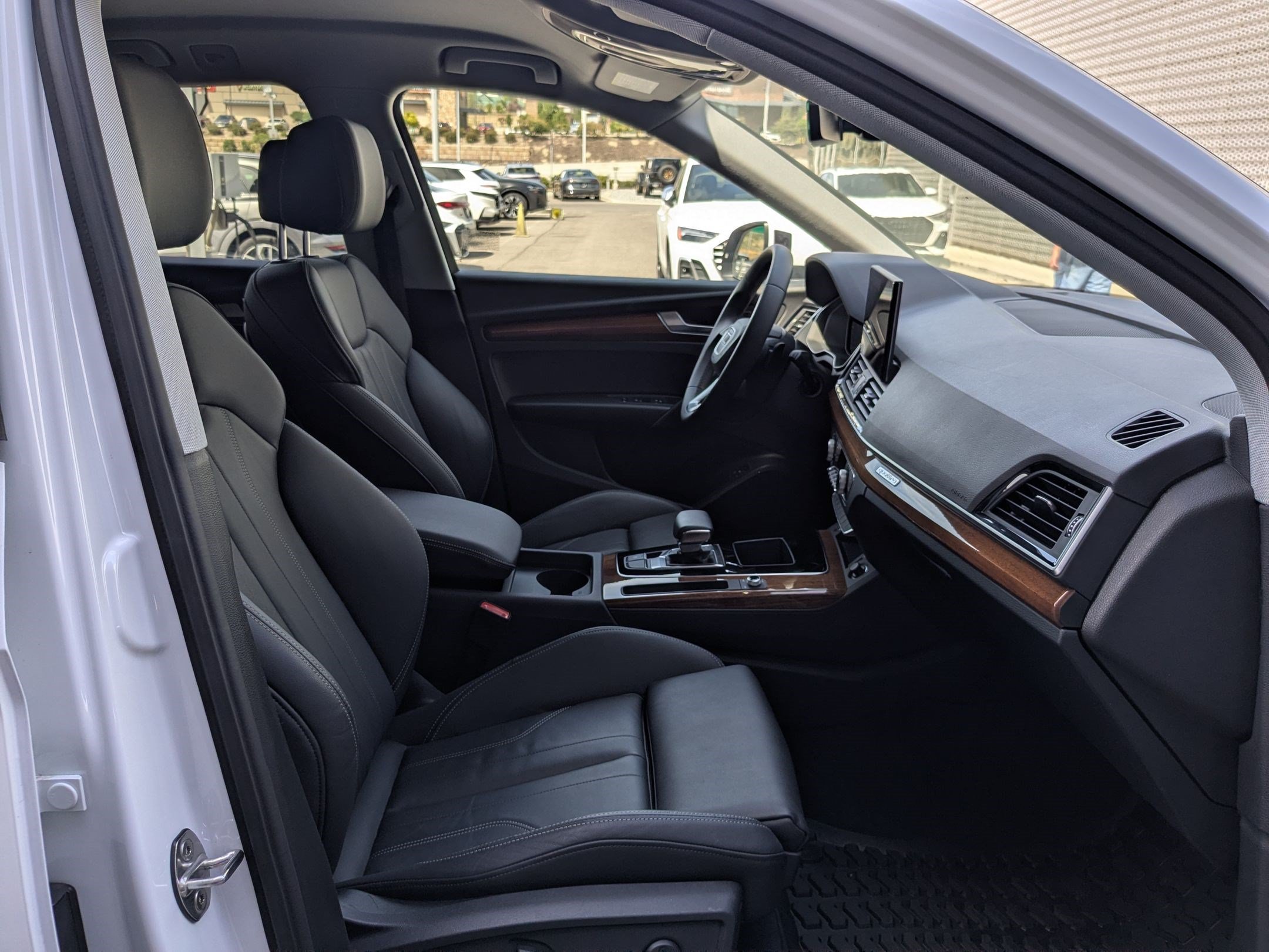 Certified 2024 Audi Q5 e Premium w/ Convenience Package AWD/4WD image 29