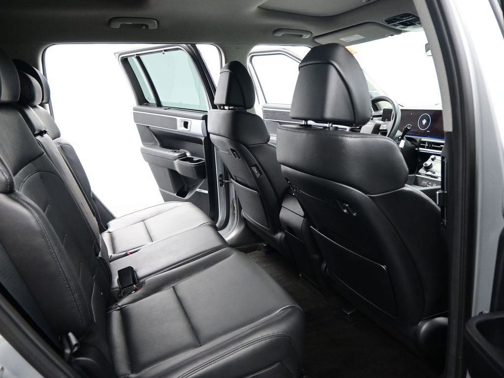 Used 2024 Hyundai Santa Fe Limited AWD/4WD image 23