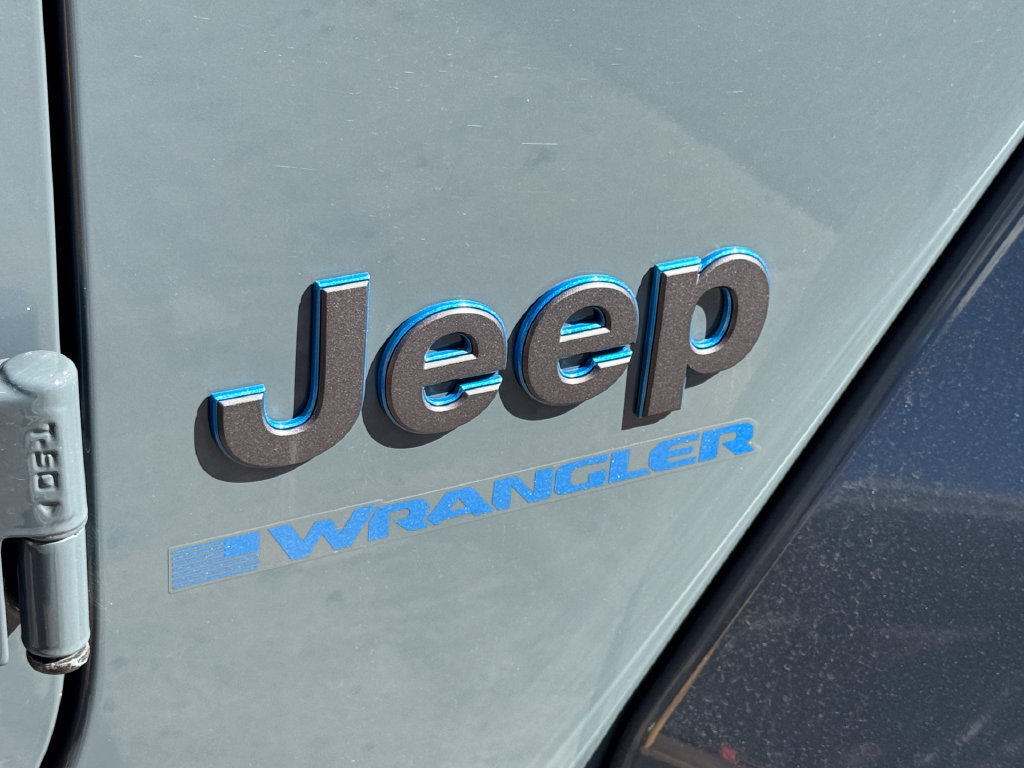 Used 2024 Jeep Wrangler Unlimited AWD/4WD image 15
