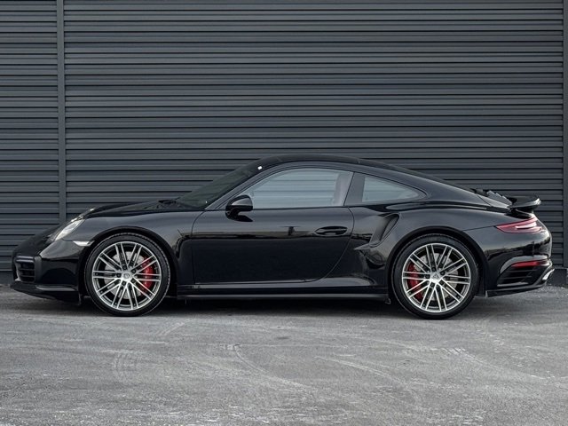 Used 2019 Porsche 911 Turbo image 2