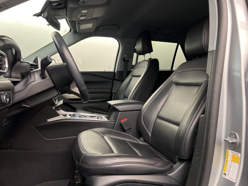 Certified 2023 Ford Explorer XLT w/ Equipment Group 202A image 25
