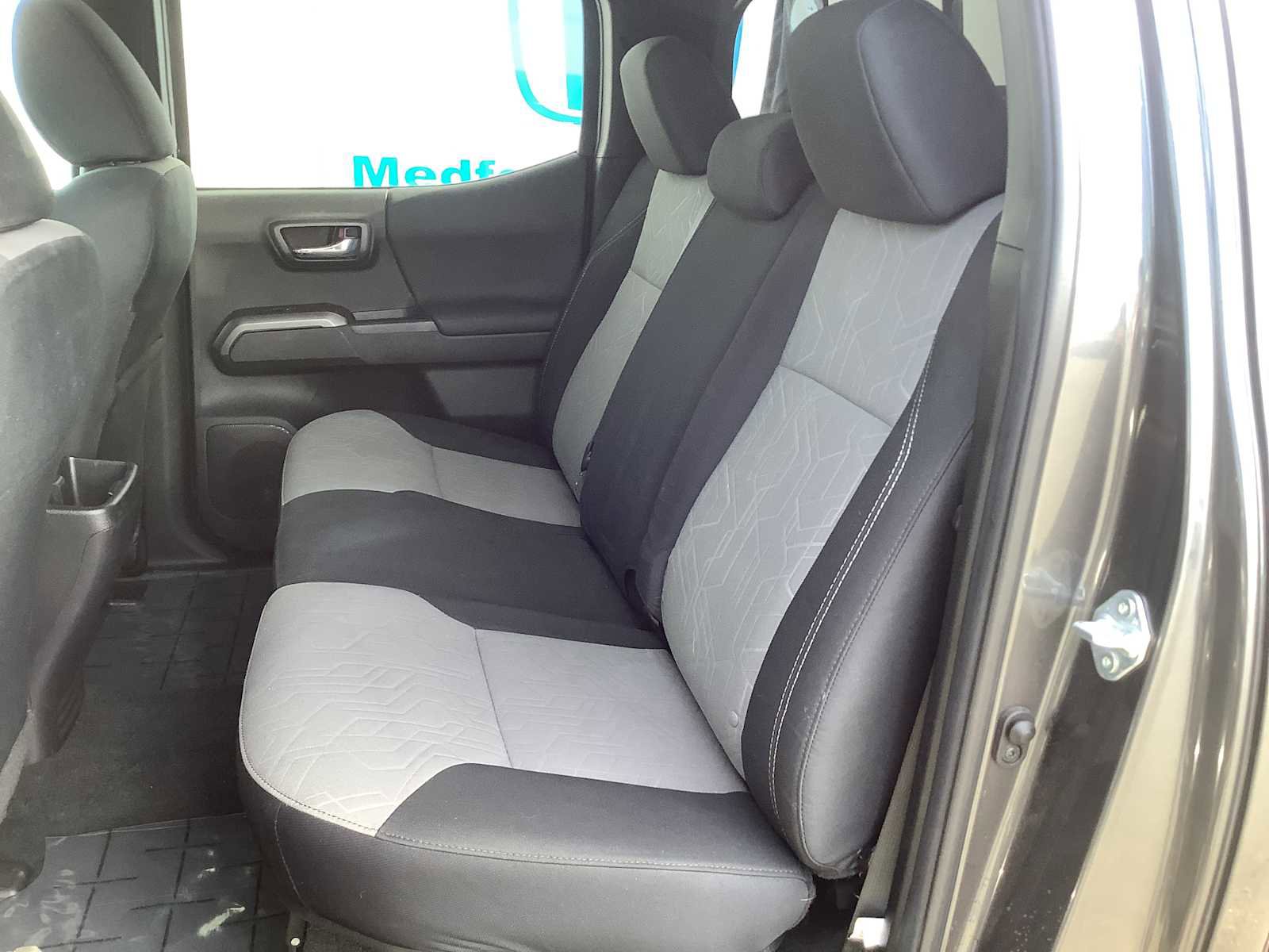 Used 2022 Toyota Tacoma TRD Sport w/ Technology Package image 13