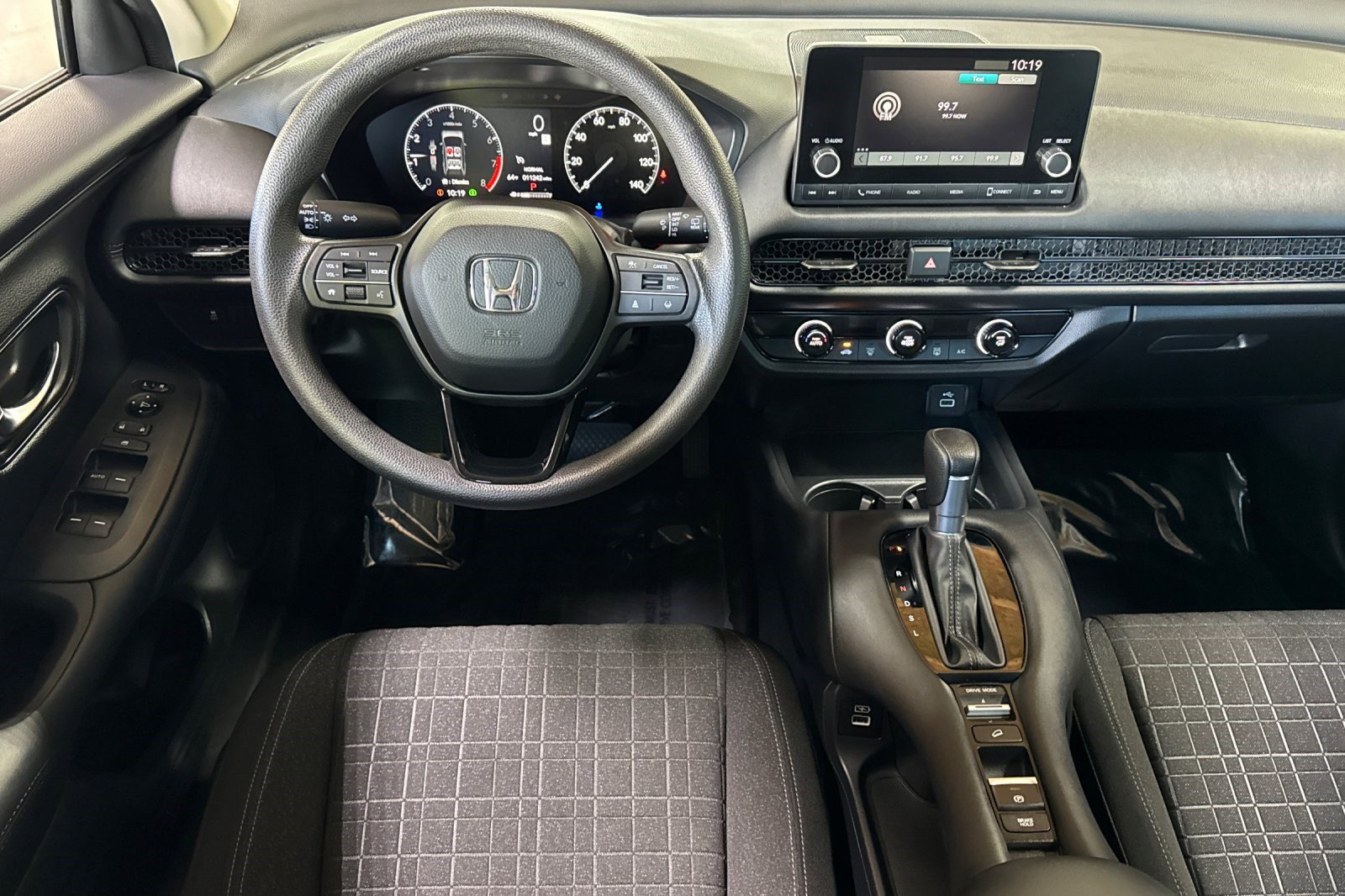 Certified 2023 Honda HR-V LX image 27