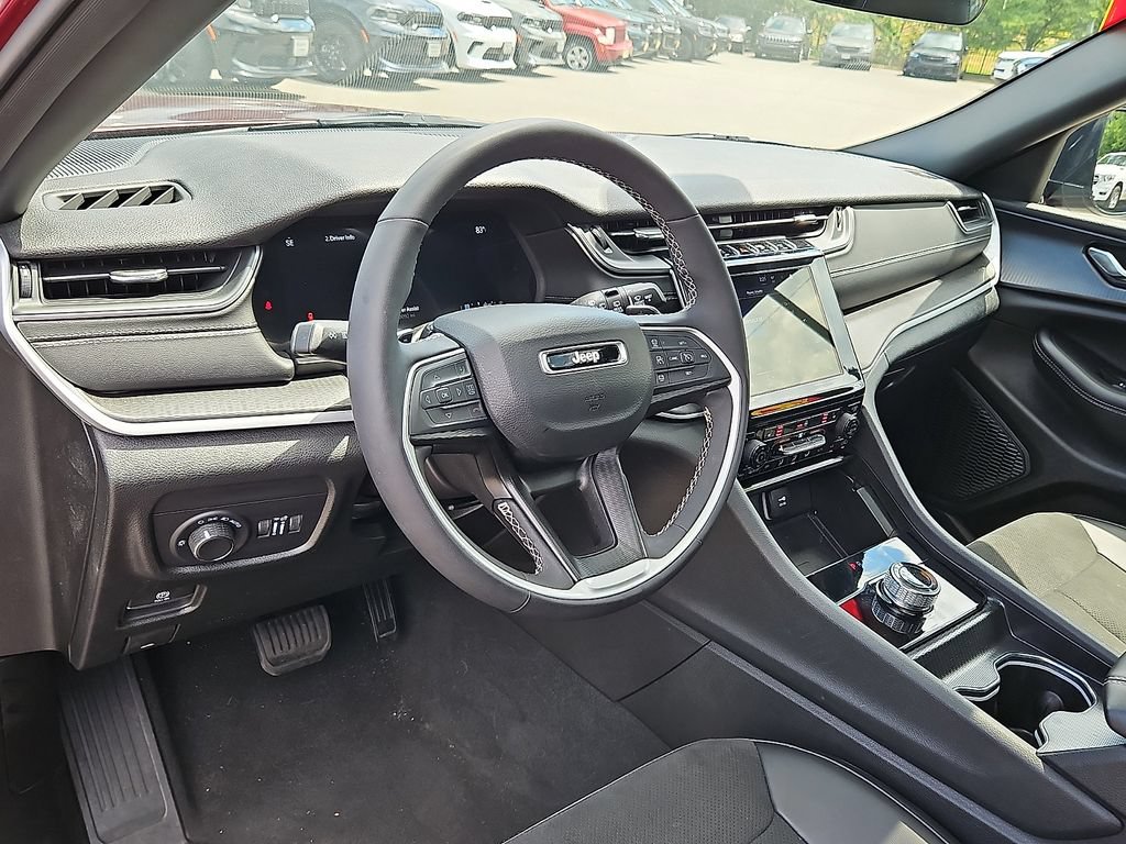 Certified 2025 Jeep Grand Cherokee L Altitude AWD/4WD image 26