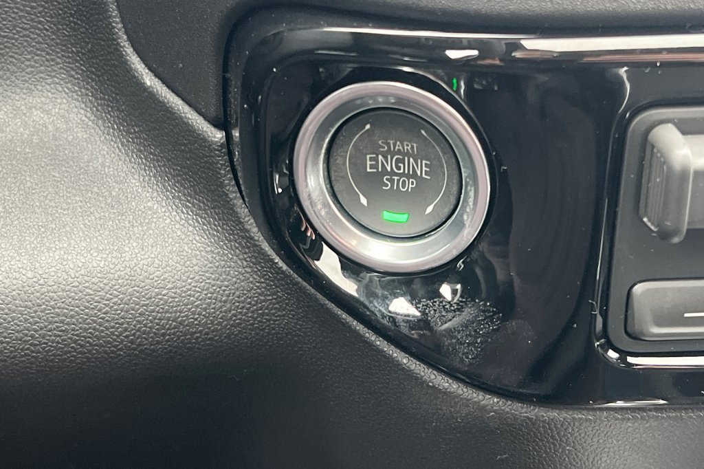 New 2026 GMC Sierra 3500 SLT w/ SLT Convenience Package image 19