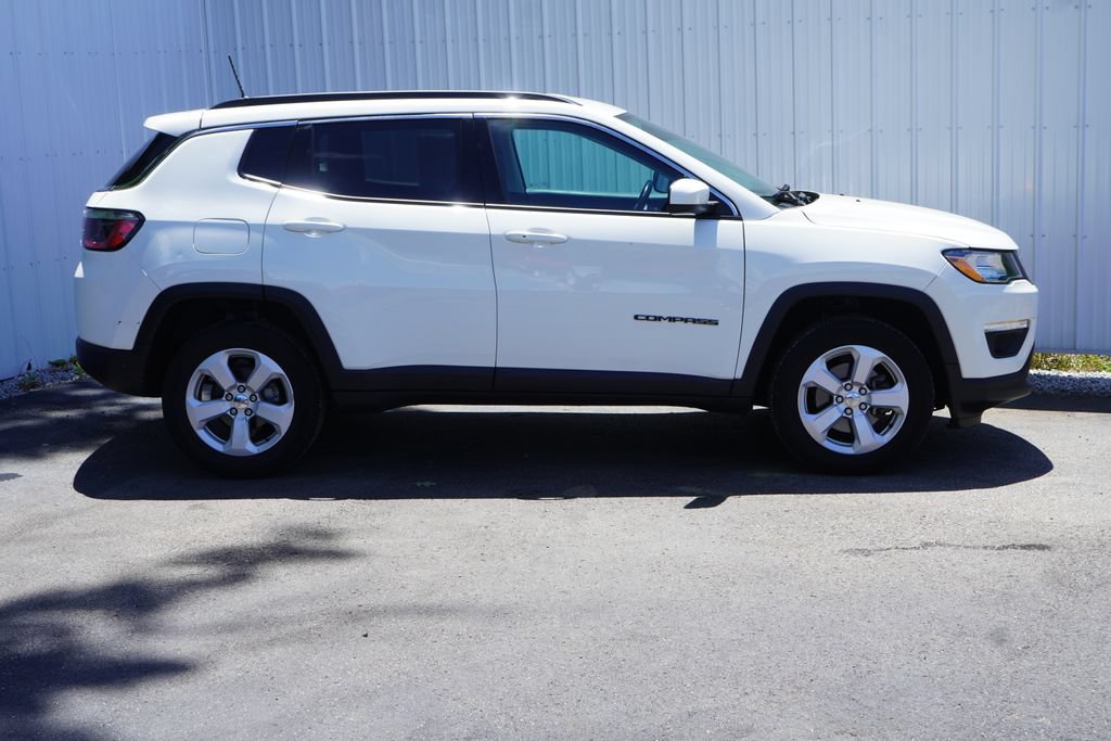 Used 2021 Jeep Compass Latitude w/ Convenience Group AWD/4WD image 2