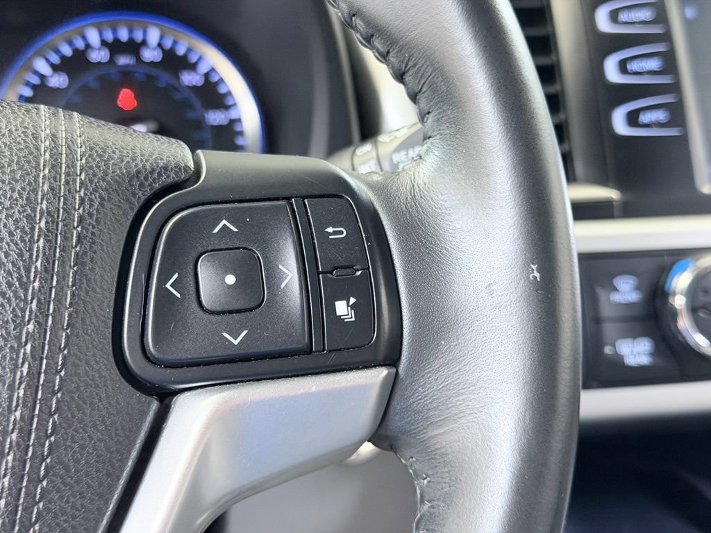 Used 2015 Toyota Highlander XLE AWD/4WD image 50