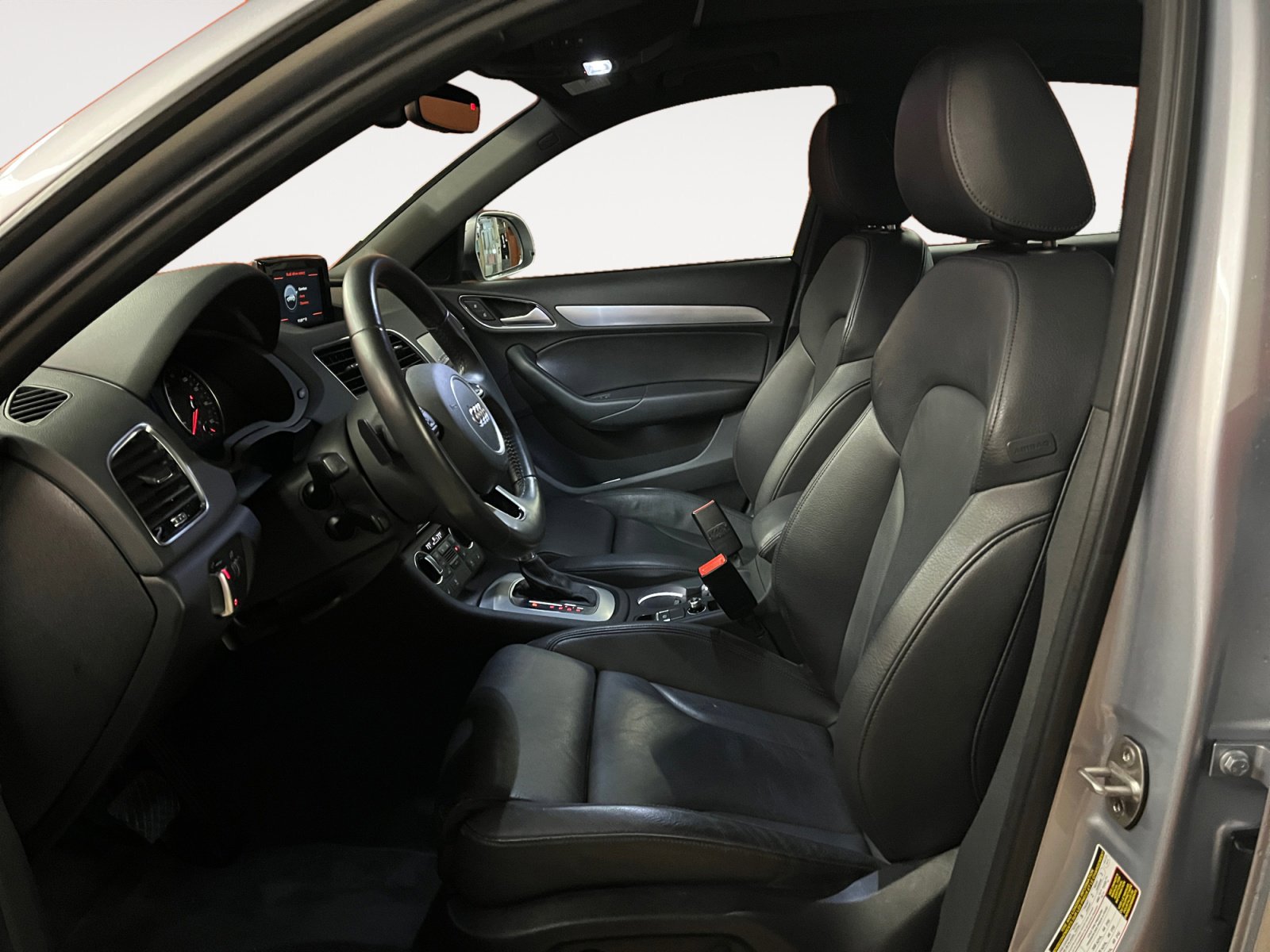 Used 2018 Audi Q3 2.0T Premium w/ Convenience Package image 11