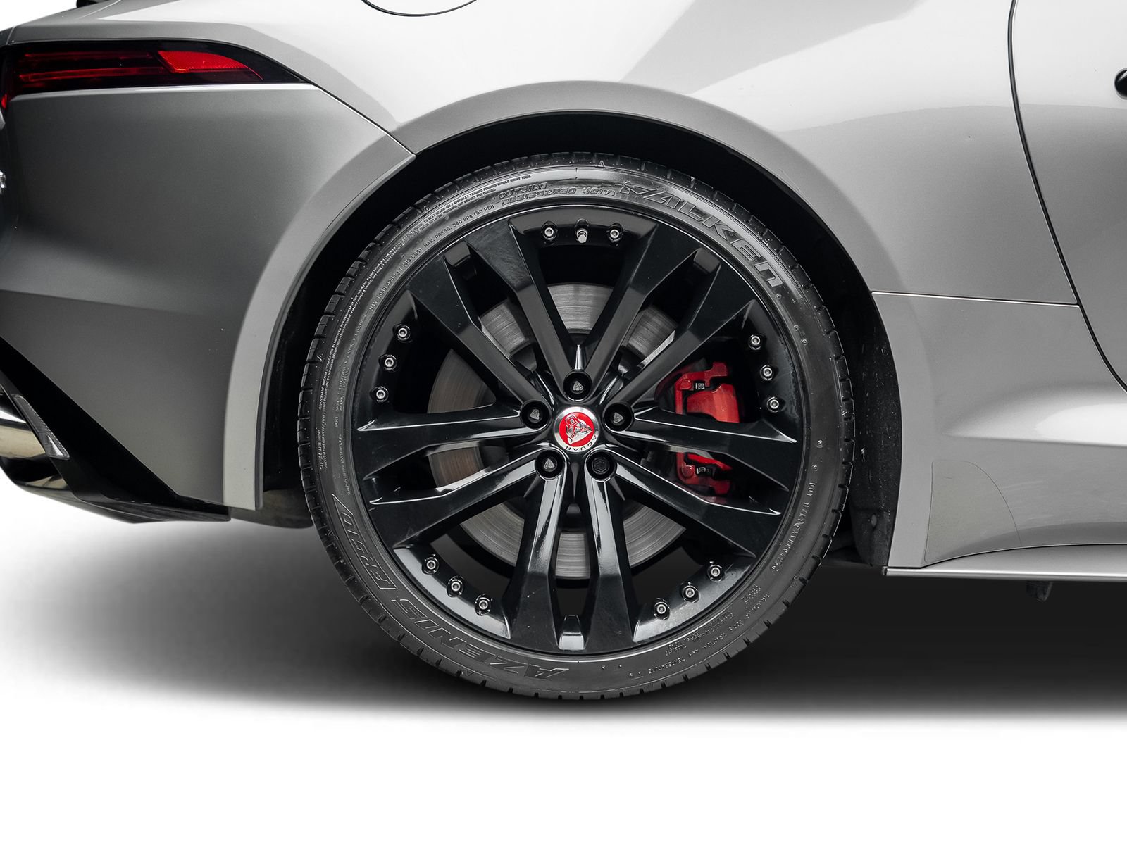 Used 2020 Jaguar F-TYPE R AWD/4WD image 33