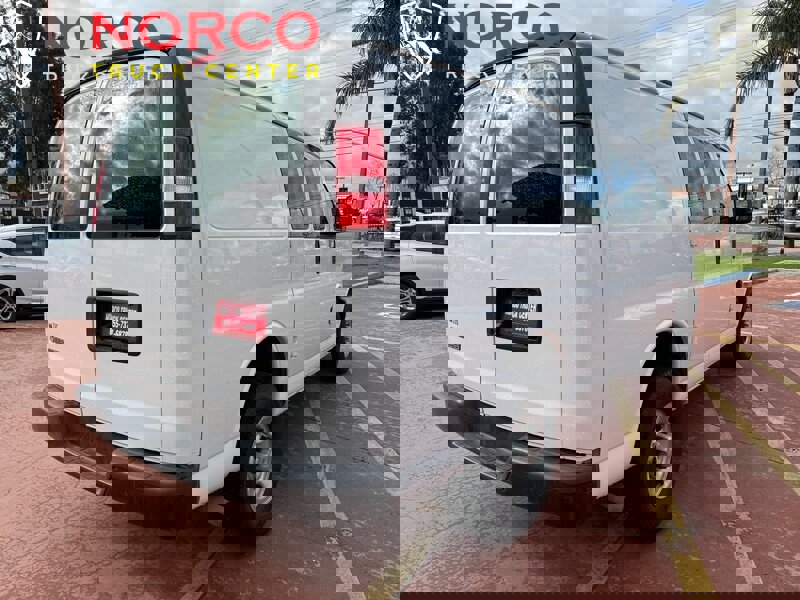 Used 2021 Chevrolet Express 2500 w/ Driver Convenience Package image 10