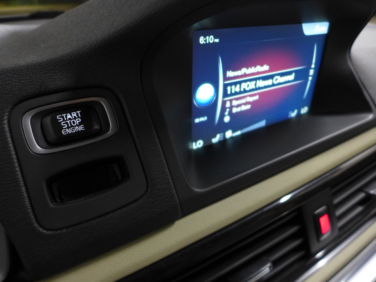 Used 2016 Volvo XC70 T5 Platinum w/ Protection Package image 19