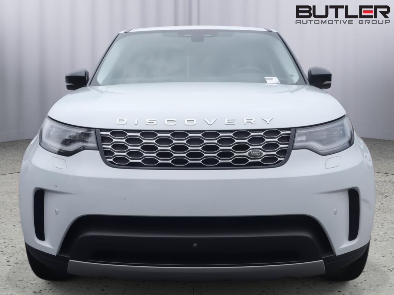 Used 2024 Land Rover Discovery S AWD/4WD image 2