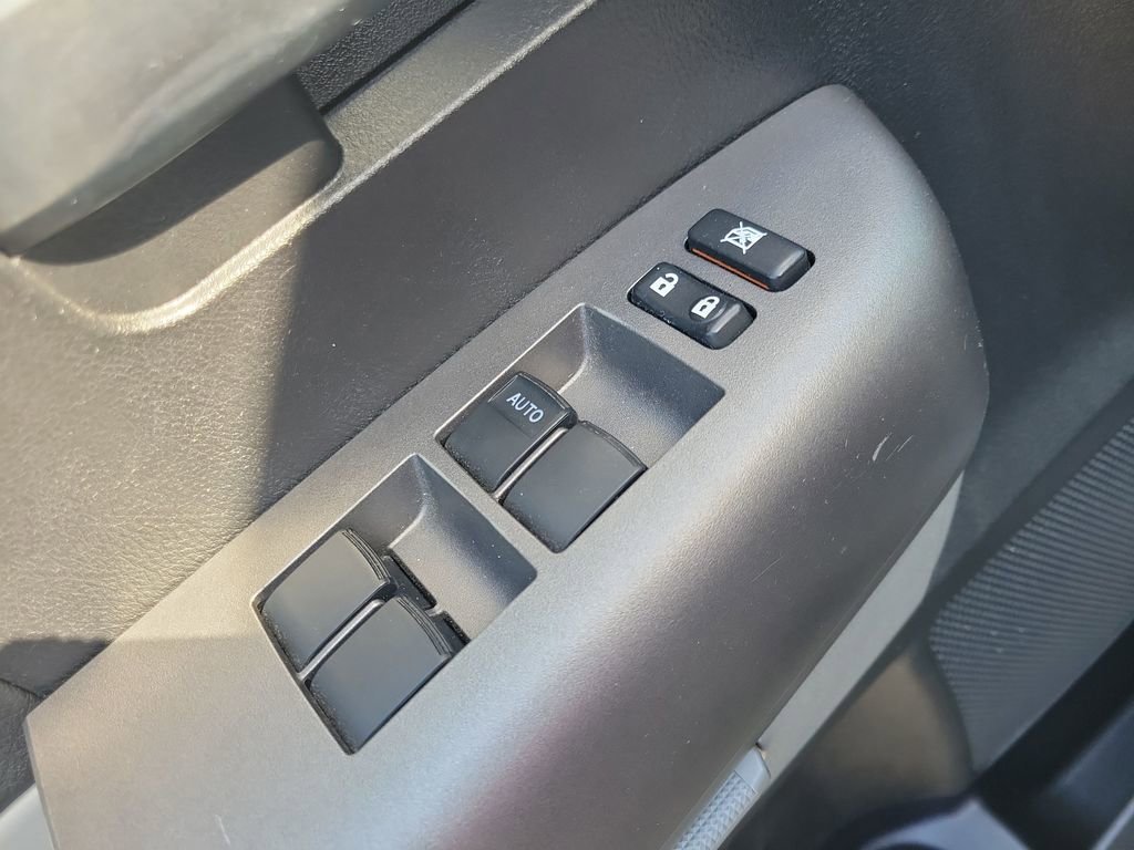 Used 2012 Toyota Tundra SR5 w/ SR5 Pkg image 13