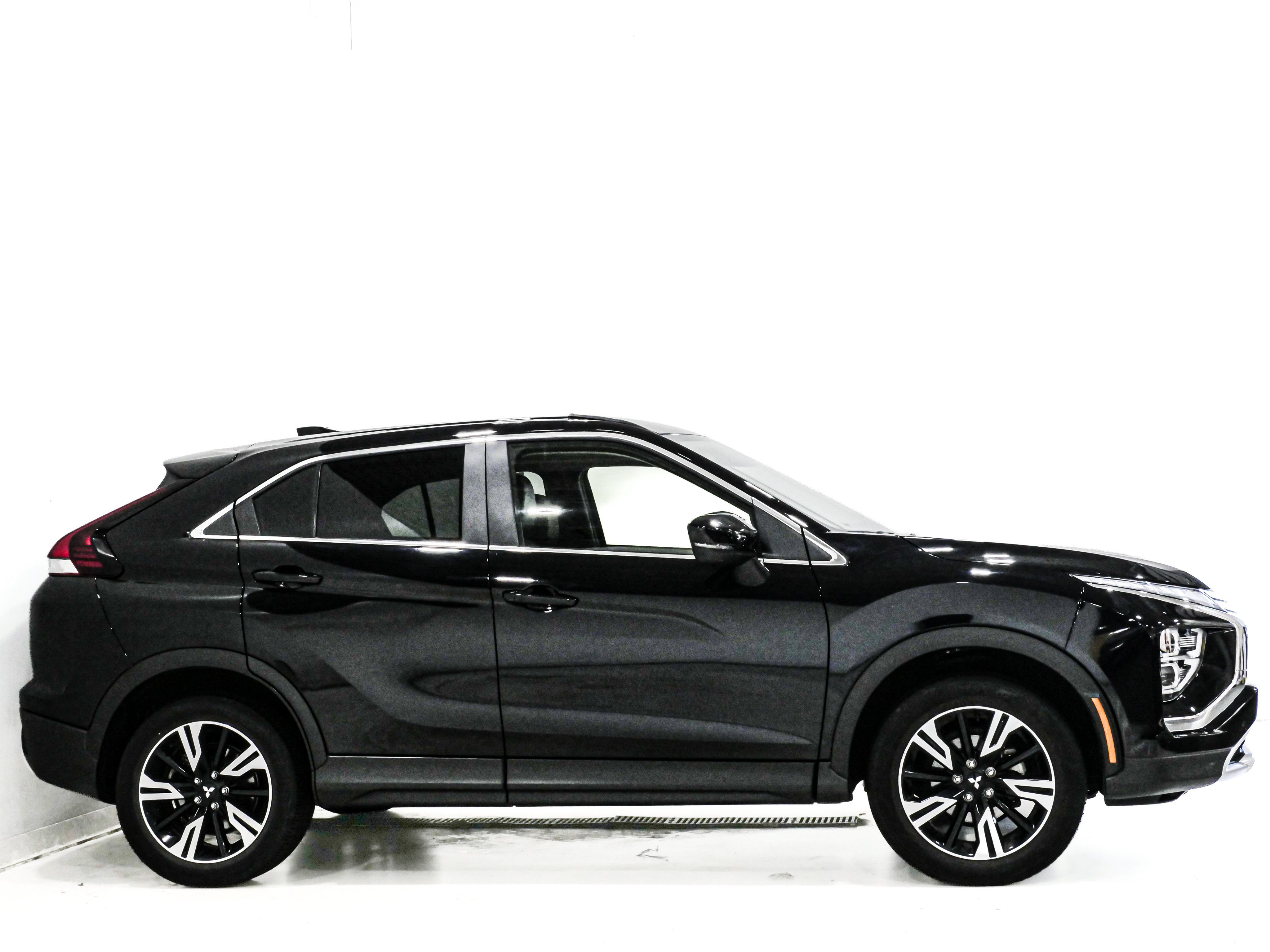 Used 2024 Mitsubishi Eclipse Cross SE AWD/4WD image 4