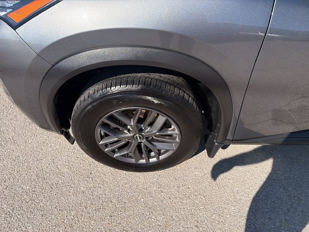 Used 2023 Nissan Rogue S AWD/4WD image 10