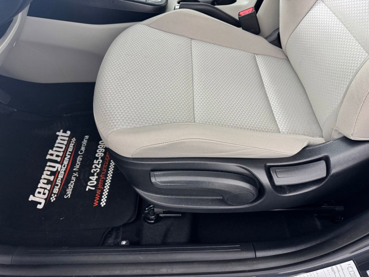 Used 2025 Kia Soul LX image 12