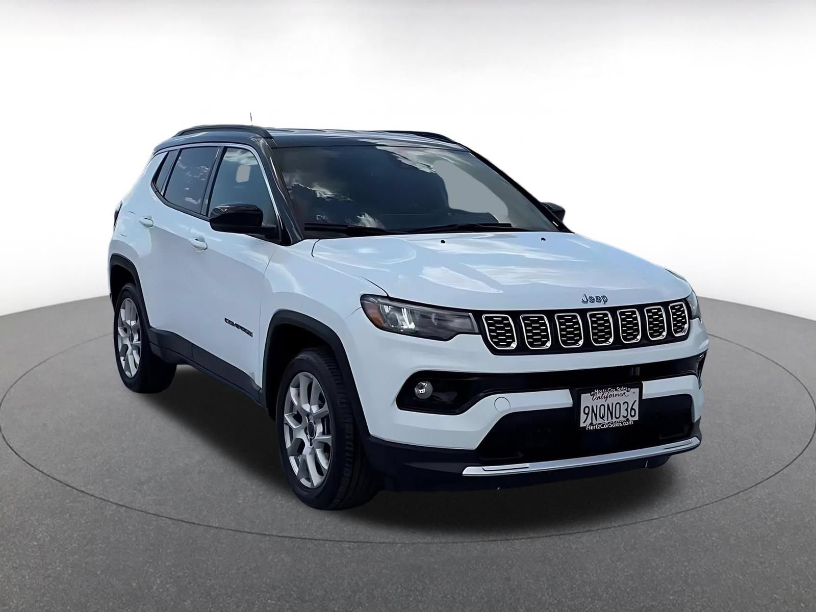 Used 2025 Jeep Compass Limited AWD/4WD image 3