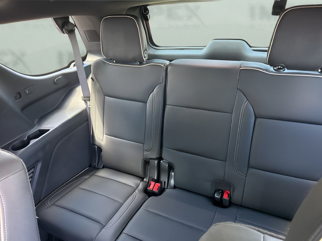 Used 2026 Chevrolet Tahoe Premier AWD/4WD image 37