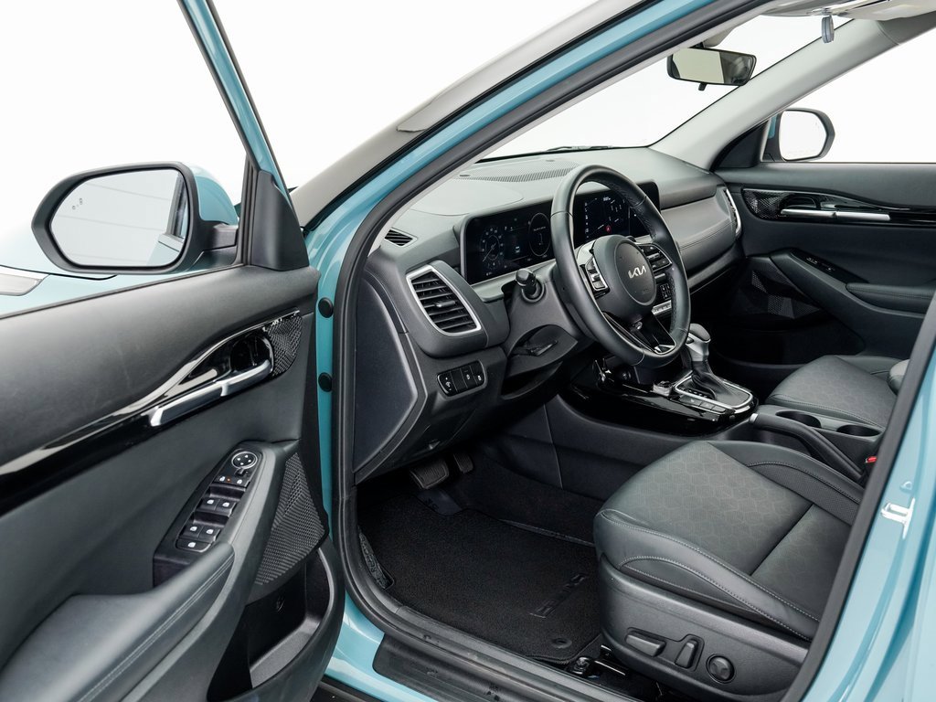Used 2024 Kia Seltos EX image 7